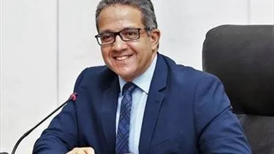 تعرف على خدمات الخط الساخن للعاملين بالقطاع السياحي 