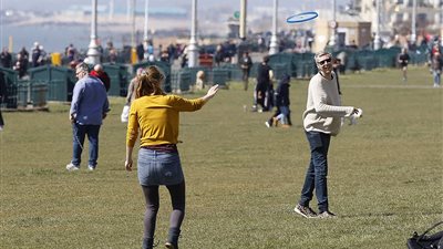 البريطانيون يتجاهلون مناشدات 