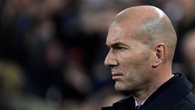 قرار مفاجئ.. زيدان يتحدى فيروس كورونا ويجتمع بنجوم ريال مدريد