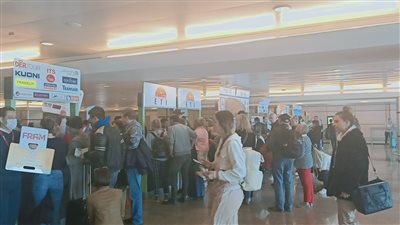 بدء الفحص الطبي للدفعة الثانية العائدة من أمريكا بمطار مرسى علم 