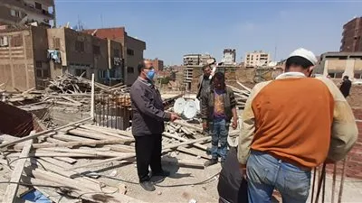 إزالة مبانٍ مخالفة بحي الزاوية الحمراء والزيتون