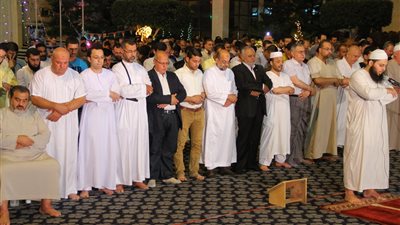 بعد قرار الأوقاف بتعليق الأنشطة الجماعية في رمضان.. هل يُقبل الصيام بدون تراويح؟