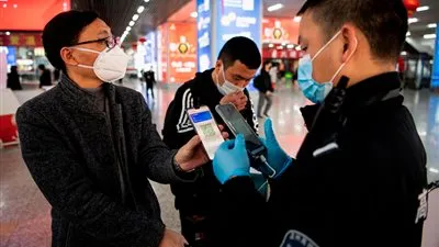 كيف تسيطر الصين على انتشار كورونا بعد رفع الحظر؟