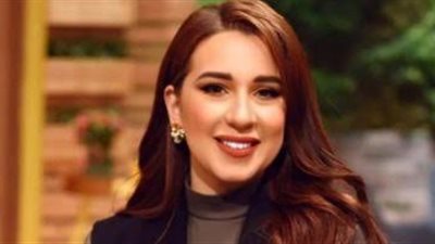 بالأحمر.. أسما شريف منير تخطف أنظار الجمهور بإطلالة جديدة