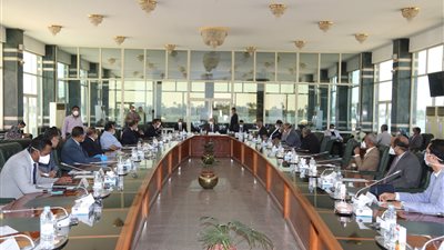 اجتماع مجلس الصحة الإقليمي في قنا لبحث تطورات ملف فيروس كورونا