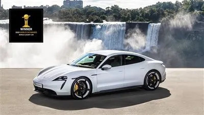 بورش تايكان تحصل على لقب أفضل سيارة فاخرة في العالم لهذا العام