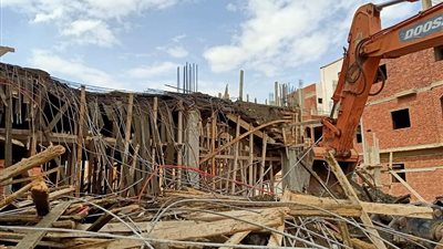 جهاز الشروق يزيل مبنى مخالف بقطعة أرض سبق سحبها من مالكها