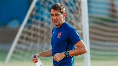 فايلر يعرض خريطة تعاقداته على مجلس الأهلي