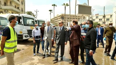 محافظ كفر الشيخ يتفقد تعقيم الشوارع والميادين (صور)