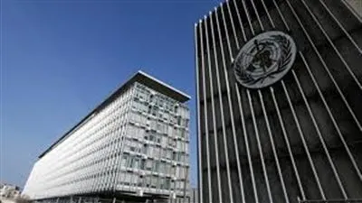 تصريح صادم من الصحة العالمية حول توقيت إنتاج علاج كورونا (فيديو)