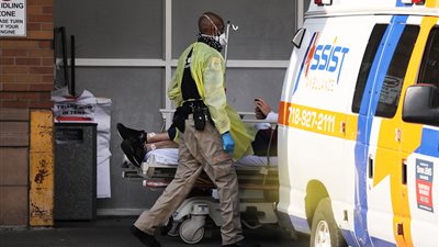 نيويورك تسجل أكثر من 100 ألف إصابة بكورونا