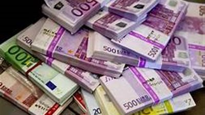 اليورو يحقق ثاني مكسب أسبوعي بدعم من الإجراءات التحفيزية