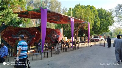 محافظ قنا: صرف منح العمالة غير المنتظمة تتم بشكل سلس (صور)