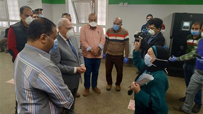 4851 عامل يبدأون صرف منحة العمالة غير المنتظمة ببورسعيد