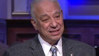 طبيب يوجه رسالة عاجلة إلى المتعافين من الكورونا (فيديو)