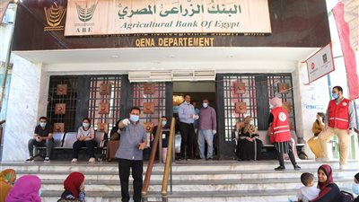 محافظ قنا: 4 آلاف عامل صرفوا منحة الـ500 جنيه