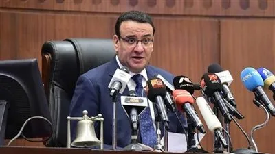 متحدث البرلمان: قانون التجارب السريرية سينقل مصر لمكانة أخرى في البحث العلمي (فيديو)