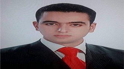 الآلاف يؤدون صلاة الجنازة على الشهيد محمد الحوفي (فيديو)