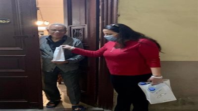 الكنيسة المرقسية بالإسكندرية تهدى ١٠٠٠ شنطة مواد الوقاية من 