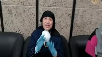 أكبر متعافية من كورونا للمصريين: الفيروس إنذار من الله (فيديو)