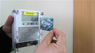 بالخطوات.. كيفية تحويل عداد الكهرباء التقليدي إلى مسبوق الدفع