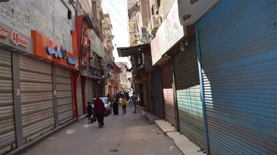 جولة تفقدية لمحافظ الفيوم لمتابعة غلق المحال بمنطقة 