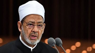 الإمام الأكبر يهنئ البابا تواضروس والإخوة الأقباط بعيد القيامة