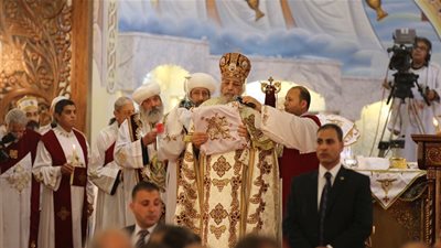 دون حضور.. انطلاق قداس عيد القيامة من دير الأنبا بيشوي