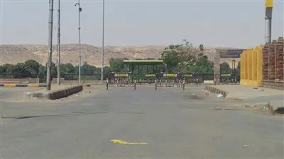 شاهد.. شوارع أسوان خالية فى شم النسيم (صور)