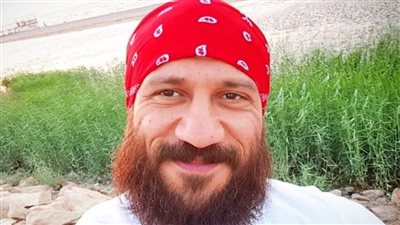 أحمد مكي يهنئ جمهوره بمناسبة شم النسيم 