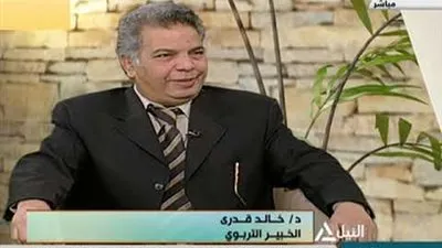 خبير تربوي يطالب بتوفير غطاء طبي لطلاب الثانوية أثناء الامتحانات (فيديو)