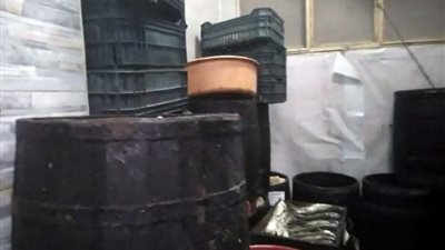 إحباط ترويج 1.5 طن زيت طعام مجهول المصدر في الجيزة