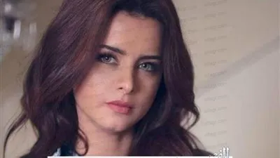 بفستان أبيض.. نور اللبنانية تخطف الأنظار على 