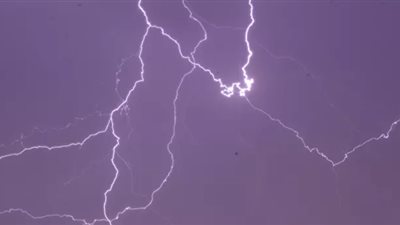 البرق يقتل 10 أشخاص في الهند