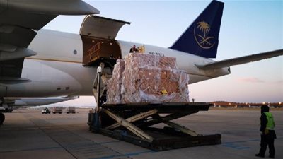 المملكة تستقبل شحنة مستلزمات طبية قادمة من الصين 