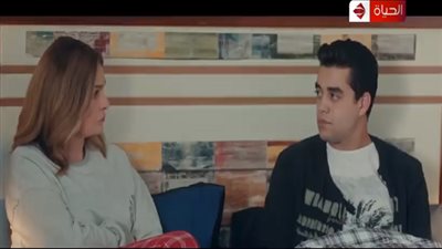 الفنانة يسرا تعاتب خالد أنور بسبب 