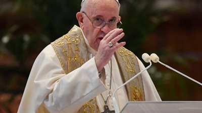 بابا الفاتيكان يصلي من أجل إنهاء وباء كورونا