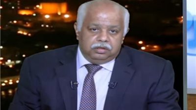 سيدة تتبرع بـ11 ألف جنيه لفك سجن غارمة.. وحمدي رزق يعلق (فيديو)