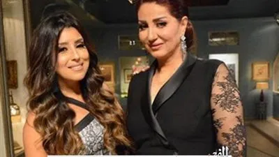  وفاء عامر لشقيقتها آيتن: