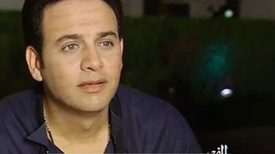 نجل مصطفى قمر يتزوج عرفي.. ووالدته تصفعه على وجهه