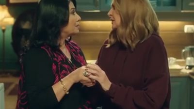 سلوى عثمان تمنع يسرا من قراءة 