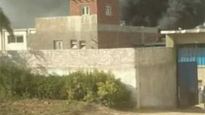 السيطرة على حريق اندلع بمصنع على طريق المريوطية