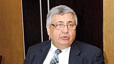 مستشار السيسي يكشف آخر تفاصيل علاج مصابي كورونا ببلازما المتعافين (فيديو)