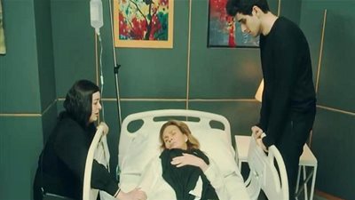 ‫مسلسل خيانه عهد الحلقه 15 | تفاصيل واحداث الحلقة الخامسة عشر من مسلسل خيانة عهد ومواعيد عرضه والقنوات النالقة له (دخول عهد المستشفى بعد وفاة ابنها)