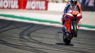 جاك ميلر يقود فريق شركة دوكاتي للدراجات النارية