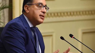 عاجل.. رئيس الوزراء يعلن زيادة 150 مقعدا بالخط الساخن لمصابي كورونا