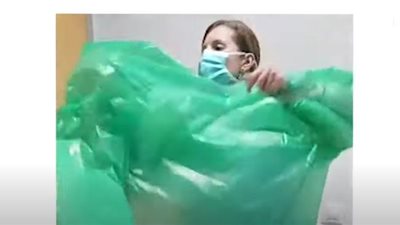 استخدموا أكياس القمامة وأُصيب منهم أكثر من 90 ألف على مستوى العالم.. بطولات الجيش الأبيض لمواجهة كورونا (فيديو) 