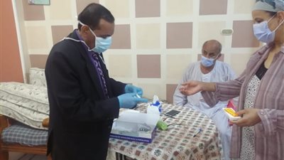 للكشف والعلاج.. زيارات منزلية للحالات المصابة بكورونا في الجيزة