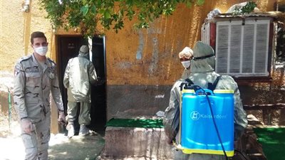 محافظ أسوان يشدد على ارتداء الكمامات.. ويعلن عقوبات رادعة للمخالفين