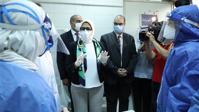 وزيرة الصحة تعلن زيادة مستشفيات العزل.. وتوجه مناشدة عاجلة للمعتافين (صور)